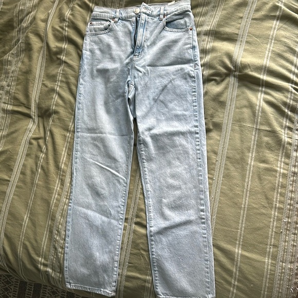 Jeans - Picture 1 of 3